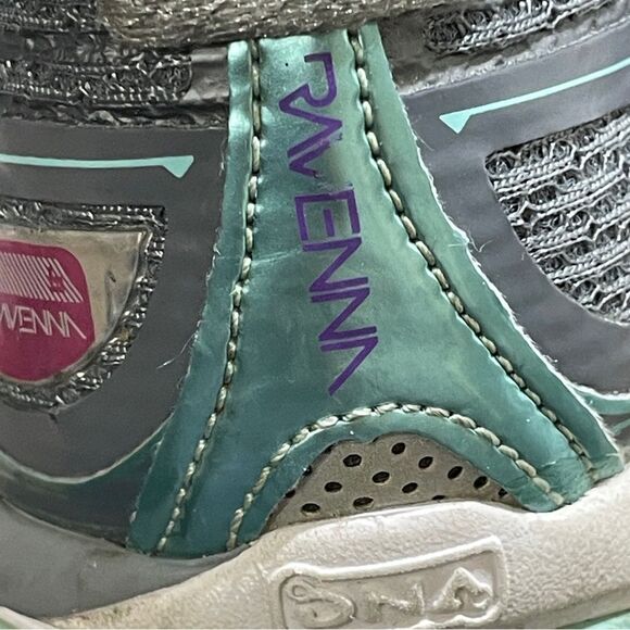 Brooks Ravenna 6 Retro Running Sneaker Size 7 Silver Purple Dad Gym Shoe Trainer - Picture 11 of 11